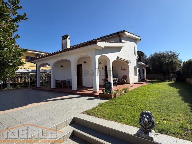 Villetta indipendente in vendita di 231 m² in Via delle Fresie, 116