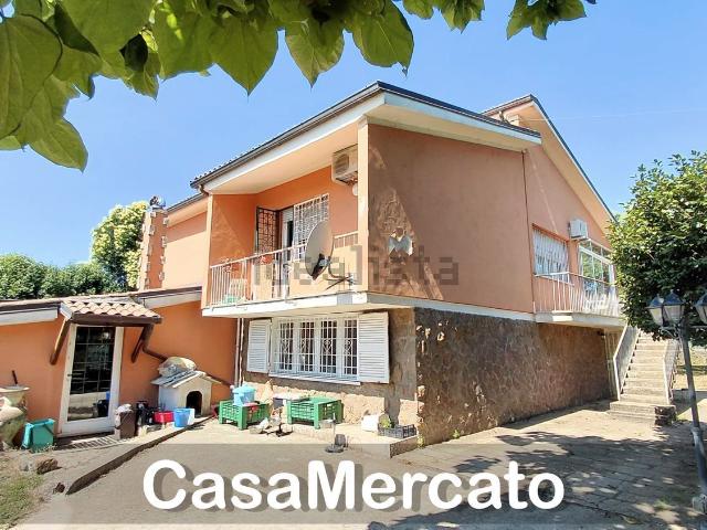 Villetta indipendente in vendita di 231 m² in Via delle Petunie