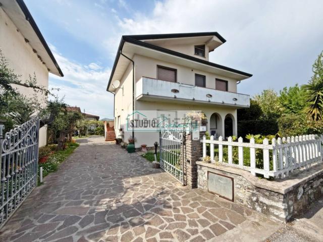 Villetta indipendente in vendita di 231 m² in Via Portovecchio