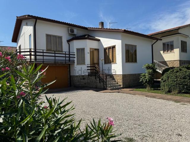 Villetta indipendente in vendita di 231 m² in Via Provinciale Ovest, 31