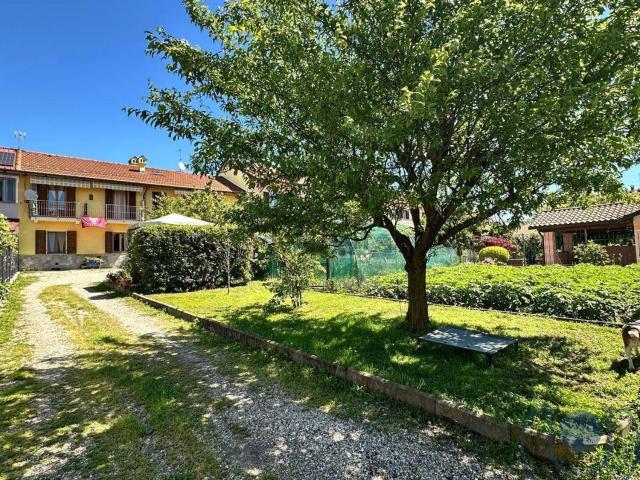 Villetta indipendente in vendita di 231 m² in Strada del Bossolo