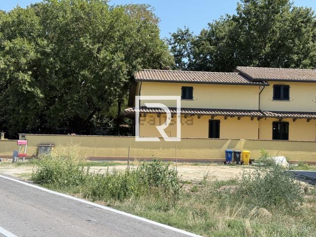 Villetta indipendente in vendita di 232 m² in Via Cervese