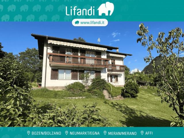 Villetta indipendente in vendita di 232 m² in Via dei Pradestei