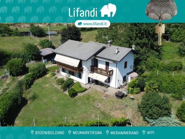 Villetta indipendente in vendita di 232 m² in Via dei Pradestei