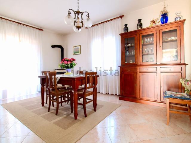 Villetta indipendente in vendita di 232 m² in Via Santa Maria, 20