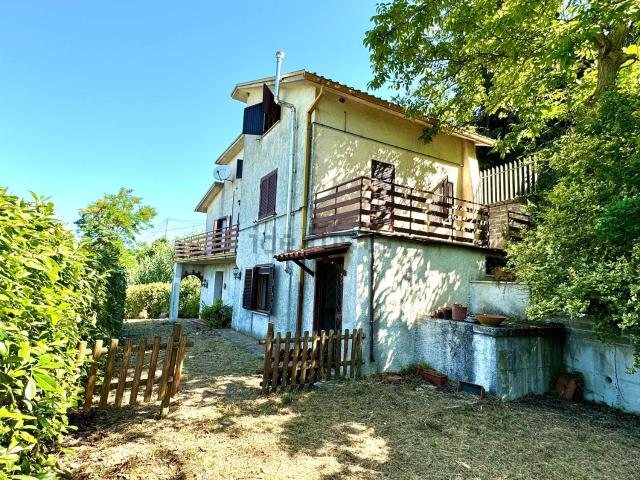 Villetta indipendente in vendita di 232 m² in Via Ville, 6