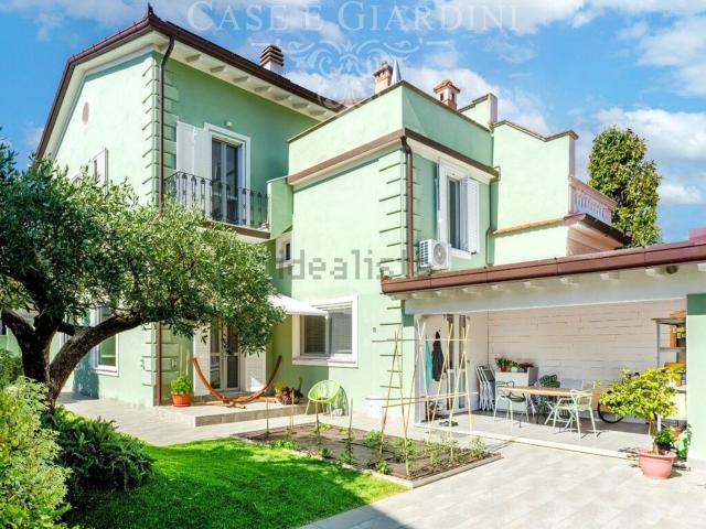 Villetta indipendente in vendita di 232 m² in Via Zara, 37