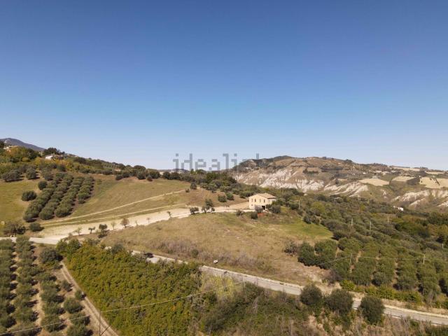Villetta indipendente in vendita di 232 m² in Contrada Valle Chifenti, 107
