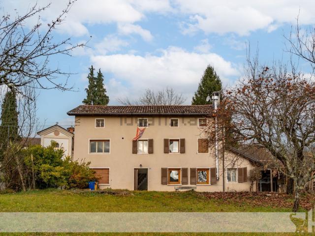 Villetta indipendente in vendita di 232 m² in Piazza Antonio Ferrari