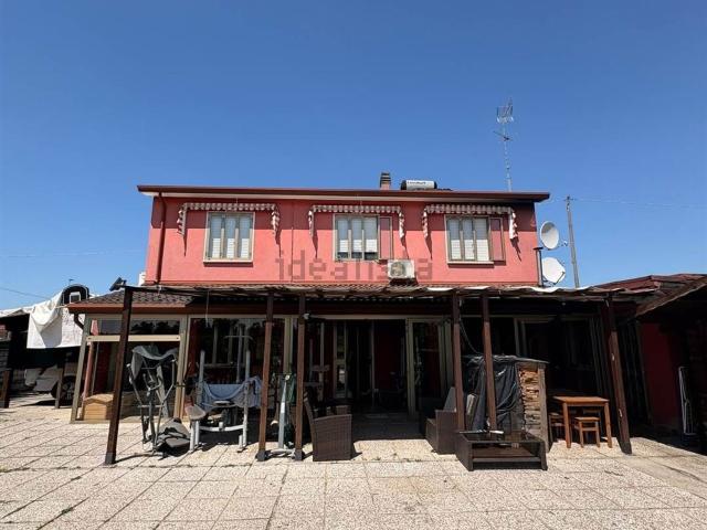 Villetta indipendente in vendita di 233 m² in Via Fosson, 62