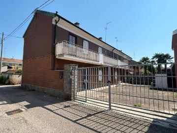 Villetta indipendente in vendita di 233 m² in Via Monte Grappa
