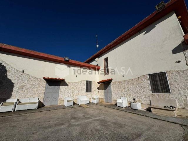 Villetta indipendente in vendita di 233 m² in Strada Vecchia Provinciale Altamura Gravina