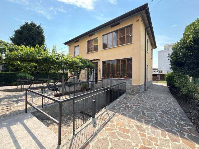 Villetta indipendente in vendita di 234 m²