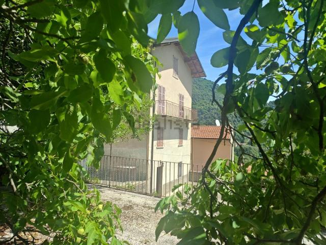 Villetta indipendente in vendita di 234 m² in Via Dizzasco, 8