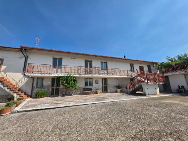 Villetta indipendente in vendita di 234 m² in Via Monte