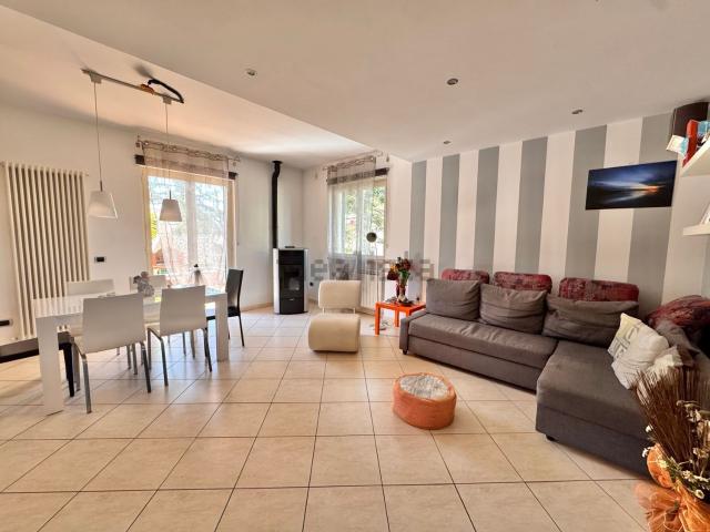 Villetta indipendente in vendita di 234 m² in Via Torino, 2