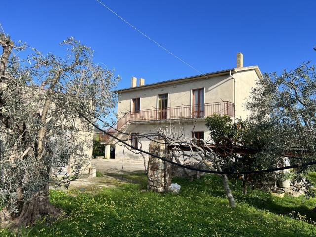 Villetta indipendente in vendita di 234 m² in Contrada San Nicola