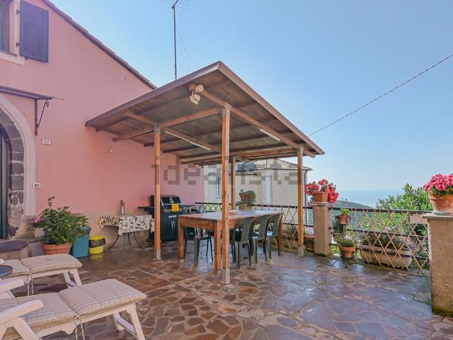 Villetta indipendente in vendita di 234 m² in Località Reggimonti, 28