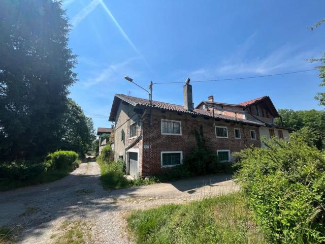 Villetta indipendente in vendita di 234 m² in Strada Raviola, 3