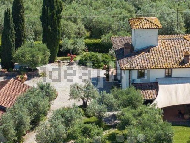 Villetta indipendente in vendita di 2350 m²