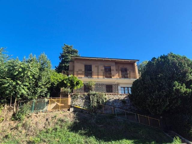 Villetta indipendente in vendita di 235 m² in Via Cassia Aurelia Prima, 9
