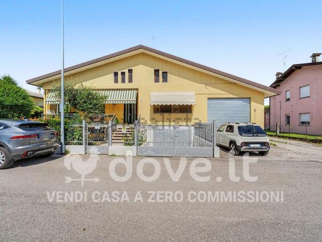 Villetta indipendente in vendita di 235 m² in Via del Boschetto, 17