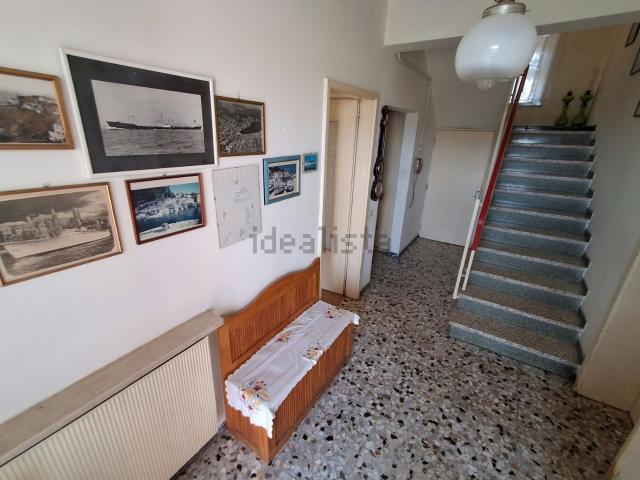Villetta indipendente in vendita di 235 m² in Via della Resistenza, 2