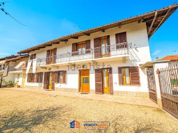 Villetta indipendente in vendita di 235 m² in Via Dellera, 10