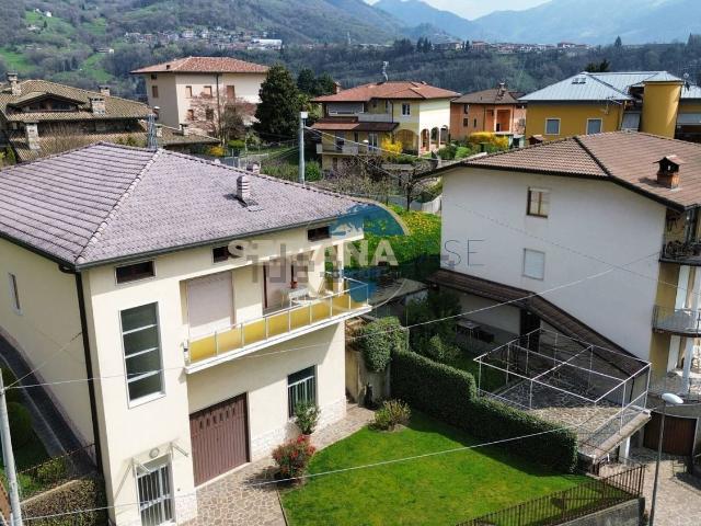 Villetta indipendente in vendita di 150 m² in Via Divisione Tridentina