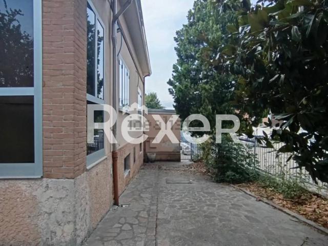 Villetta indipendente in vendita di 235 m² in Via Emilia Ovest, 1195