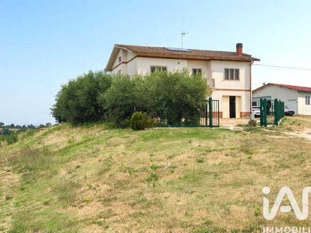 Villetta indipendente in vendita di 235 m² in Via Indaco, 1