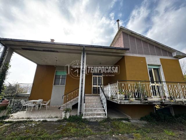 Villetta indipendente in vendita di 235 m² in Via Madonna del Rosario, 34