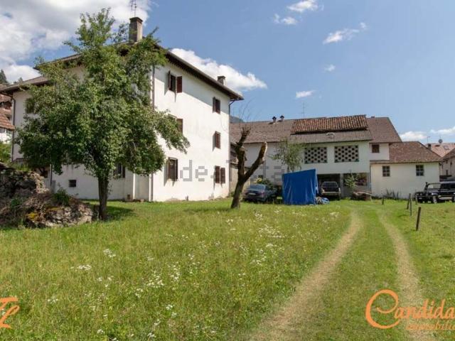 Villetta indipendente in vendita di 235 m² in Via Maina di Liariis, 38