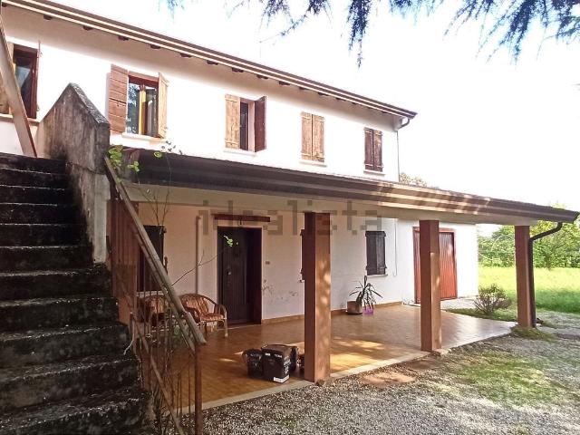 Villetta indipendente in vendita di 235 m² in Via Minatole, 23