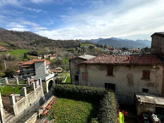 Villetta indipendente in vendita di 235 m² in Via San Bernardino, 6