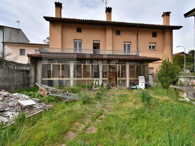 Villetta indipendente in vendita di 235 m² in Via San Zenone degli Ezzelini, 51