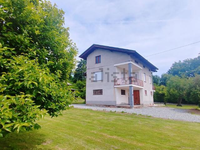 Villetta indipendente in vendita di 235 m² in Via Torino, 47