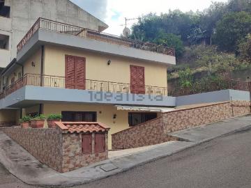 Villetta indipendente in vendita di 235 m² in Contrada Forno Alto, 32