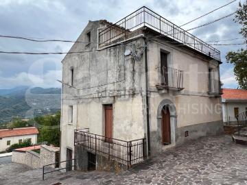 Villetta indipendente in vendita di 235 m² in Largo S. Maria delle Grazie, 28