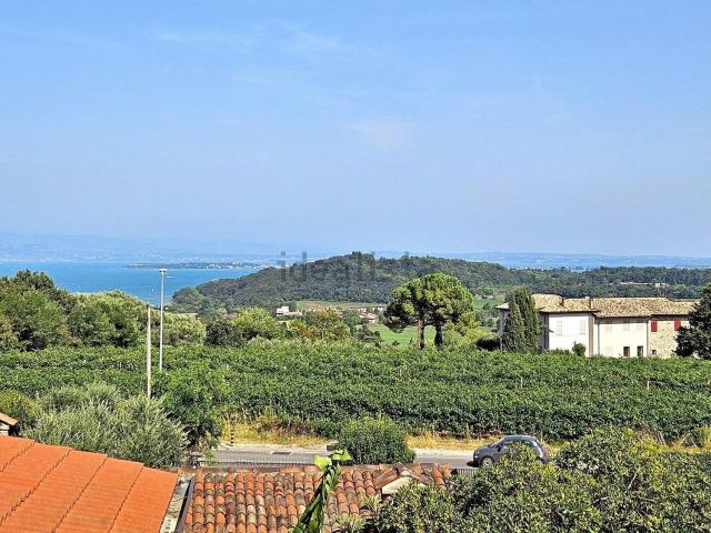 Villetta indipendente in vendita di 236 m² in Via Benaco