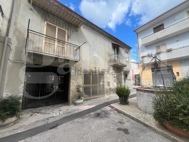 Villetta indipendente in vendita di 236 m² in Via Giuseppe Garibaldi