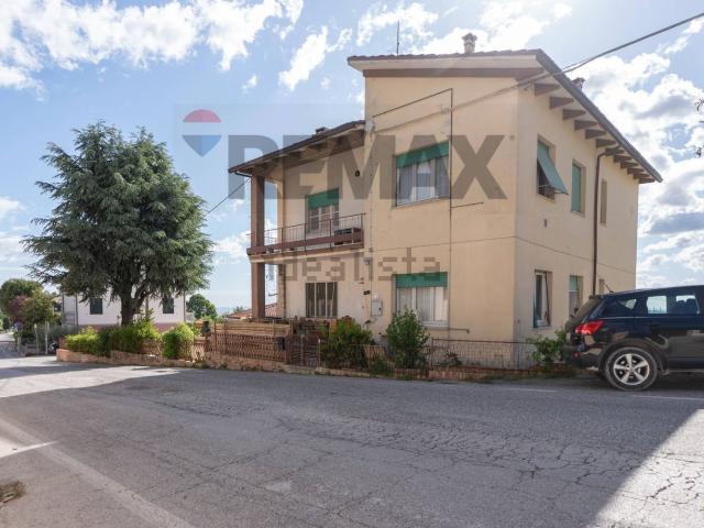 Villetta indipendente in vendita di 236 m² in Via Giovanni Bovio, 74