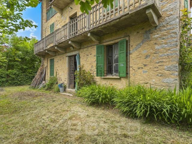 Villetta indipendente in vendita di 236 m² in Via Fabio Filzi, 2