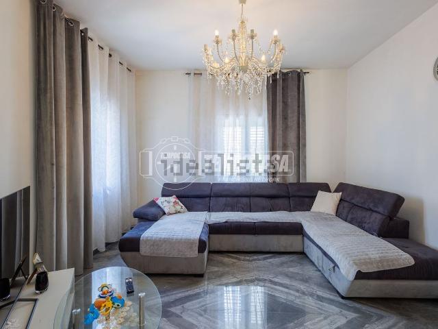 Villetta indipendente in vendita di 236 m² in Via Nazionale, 120