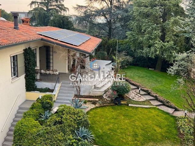 Villetta indipendente in vendita di 237 m²