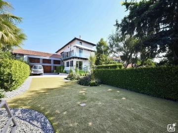 Villetta indipendente in vendita di 237 m²