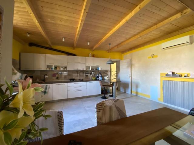 Villetta indipendente in vendita di 237 m² in Via Guerrino Moggi