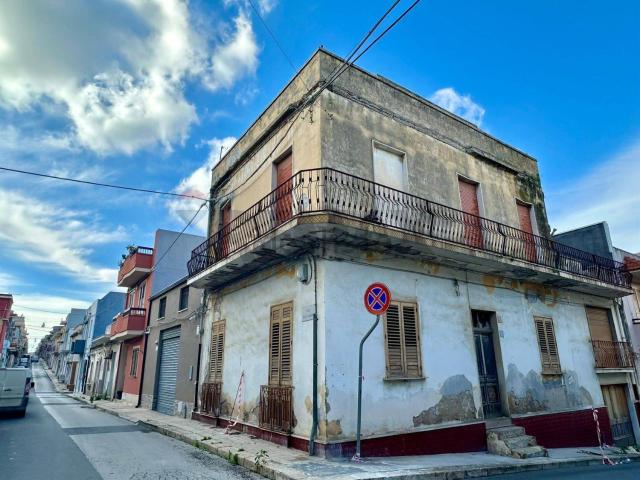 Villetta indipendente in vendita di 237 m² in Via dei Medici Giacomo, 84