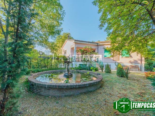 Villetta indipendente in vendita di 237 m² in Via Motta, 51