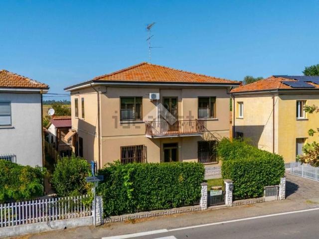 Villetta indipendente in vendita di 251 m² in Via Savena Vecchia, 637
